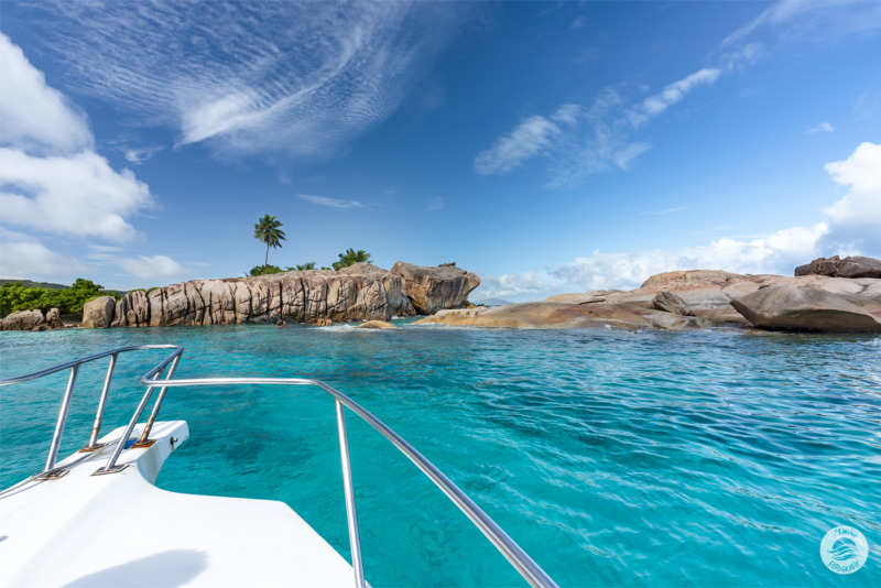 Granitfelsen am Strand von Anse Patates (Seychellen)