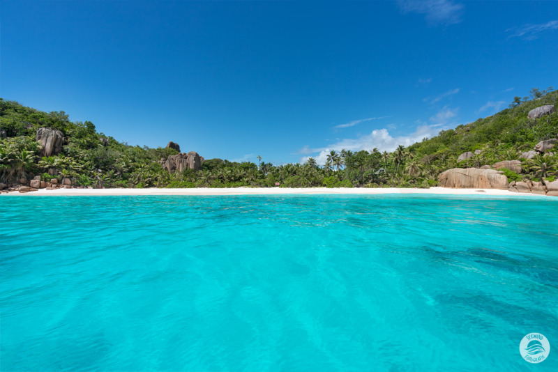 Granitfelsen am Strand von Anse Patates (Seychellen)