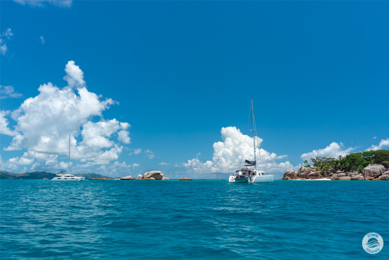 Granitfelsen am Strand von Anse Patates (Seychellen)