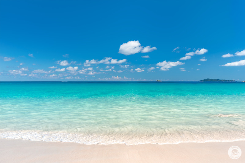 Granitfelsen am Strand von Anse Patates (Seychellen)